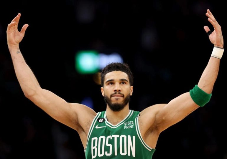 Tatum arrasa a Sixers con 51 puntos y lleva a Celtics a la final del Este