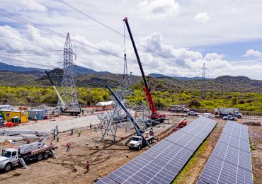 ETED interconectó dos centrales de energía solar en distintas zonas del país