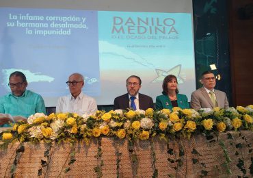 Guillermo Moreno pone en circulación dos libros sobre Danilo Medina, el PLD, la corrupción y la impunidad