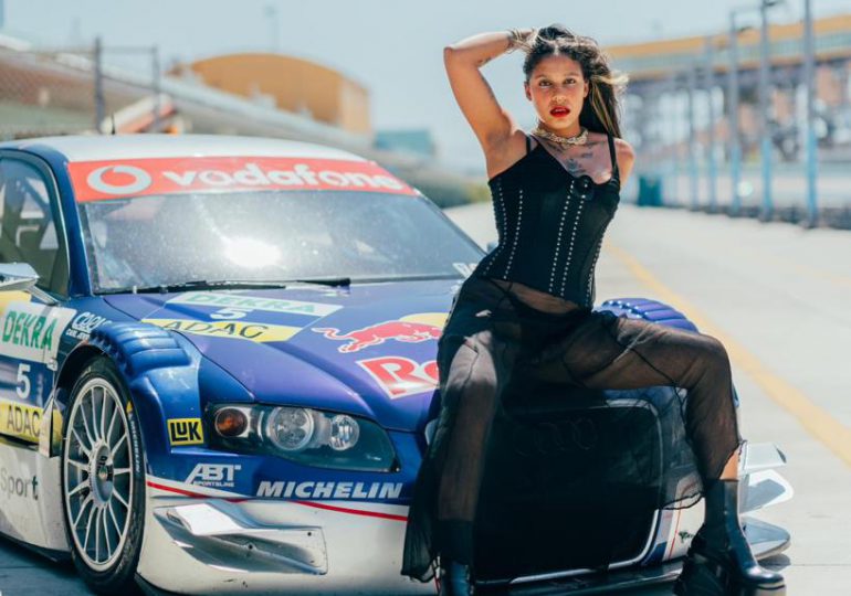 VIDEO | Tokischa: primera artista urbana dominicana invitada a correr en la pista Fórmula 1 de Red Bull