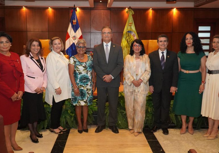 Conmemoran 81 aniversario del derecho al voto de la mujeres dominicanas en elecciones presidenciales