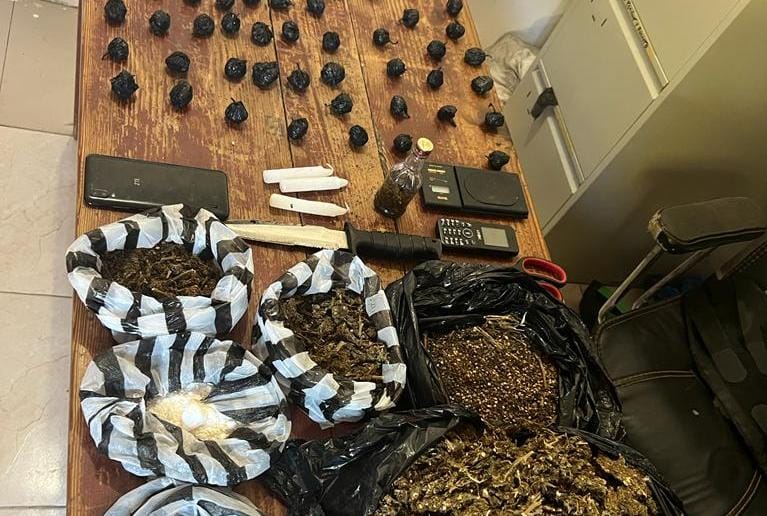 Cocaína, crack y marihuana incautan autoridades en lugar de venta y distribución de drogas en Dajabón