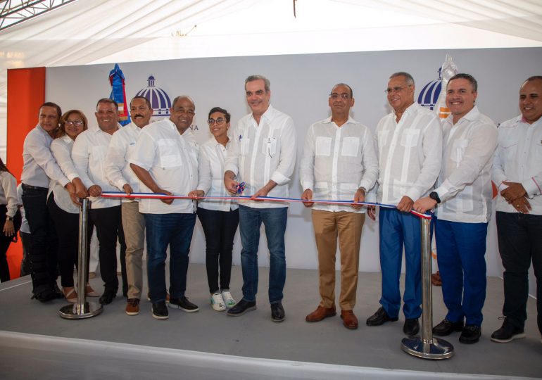 Gobierno inaugura carretera Guayubín-Las Matas de Santa Cruz-Copey