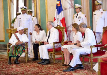 Presidente Abinader recibe cartas credenciales de ocho nuevos embajadores