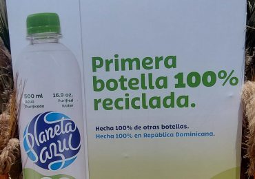 Planeta Azul lanza primera botella 100% reciclada