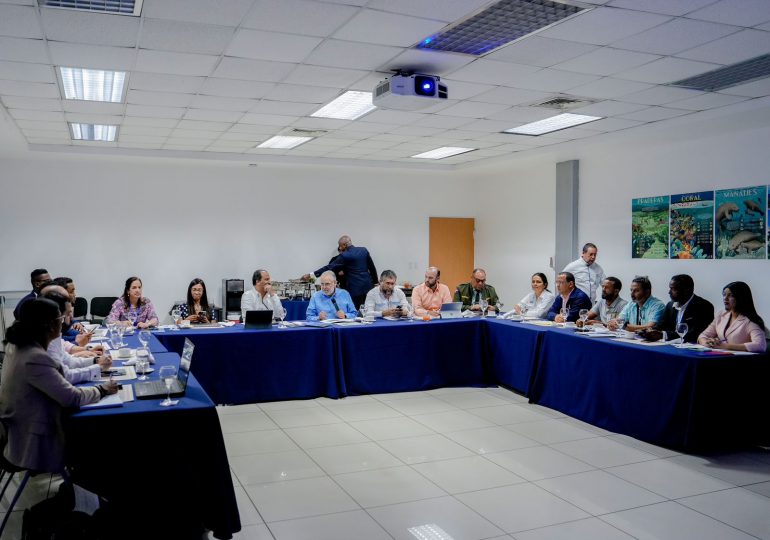 Ministro de Medio Ambiente Ceara Hatton socializa plan de intervención en Los Haitises