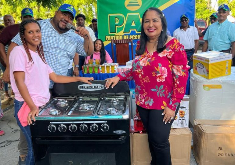 Presidenta del PAL agasaja a las madres del municipio de Jaquimeyes