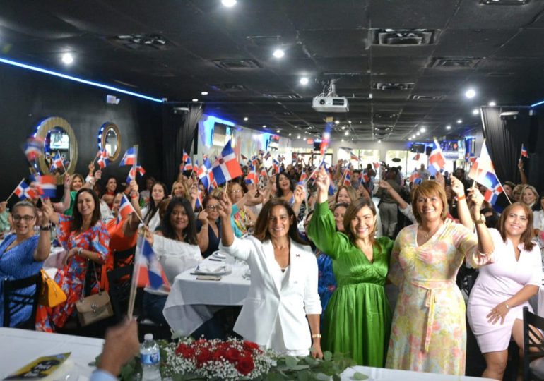 Consulado RD Miami y el INDEX celebran Día de las Madres en la diáspora