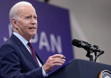 Biden espera pronto acuerdo que impida el default de EEUU