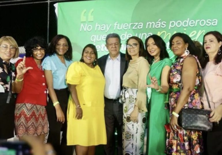 Video | Leonel Fernández manifiesta admiración que siente por las madres dominicanas