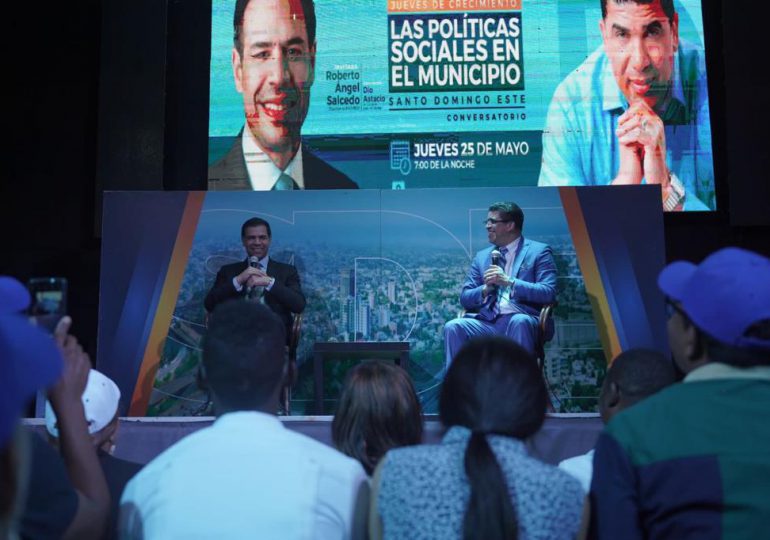 Dío Astacio y Roberto Ángel Salcedo conversan sobre próximos proyectos de políticas sociales en SDE