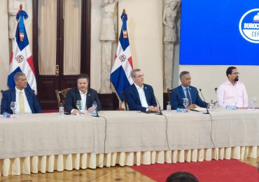 Presidente Luis Abinader presenta logros del Programa Burocracia Cero