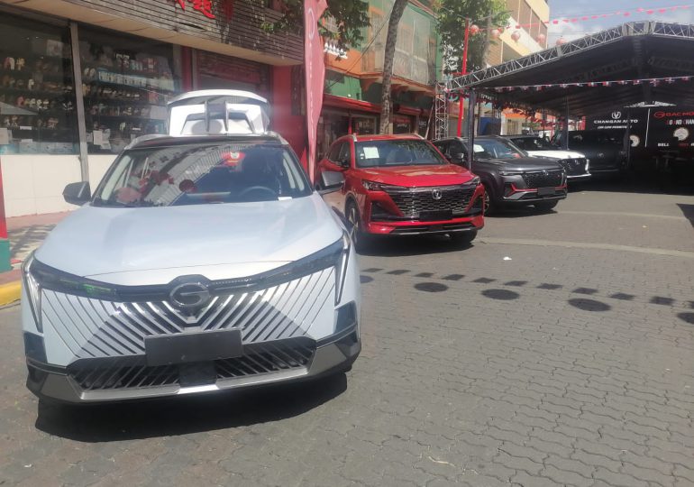 Realizan primera feria de vehículos chino en República Dominicana