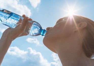 Salud Pública recomienda consumir agua ante ola de calor