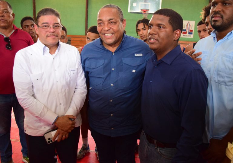 El alcalde José Andujar y el Ministro de Deportes anuncian obras en Santo Domingo Oeste