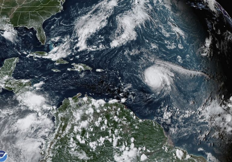 EEUU prevé temporada de huracanes "casi normal"