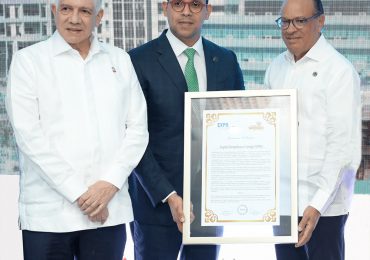 HOMS recibe reconocimiento por aportes al turismo de salud en el destino Santiago