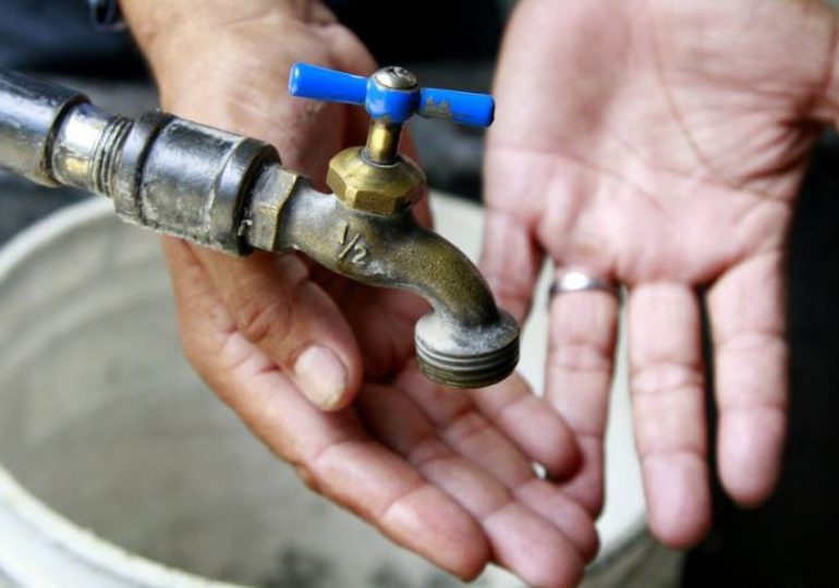 Municipio Andrés Boca Chica más de 6 días sin recibir agua potable