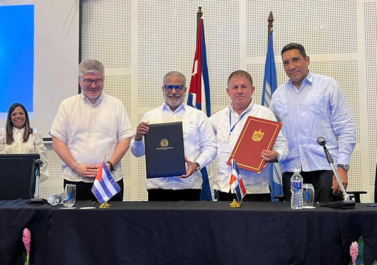 Gobiernos de RD y Cuba firman trascendental acuerdo para el fortalecimiento de la conectividad aérea