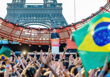 Billie Eilish y Lula brillan en un concierto por el planeta en París