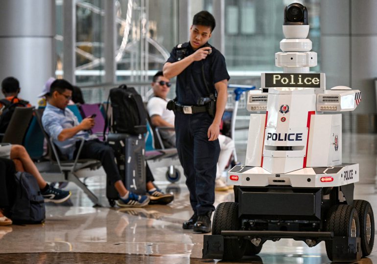 Singapur desplegará robots policías en sus calles