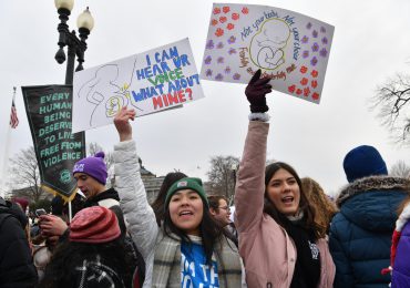 EEUU, un país dividido un año después del fallo de Corte Suprema sobre aborto