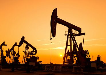 Bloomberg: Arabia Saudita planea reducir el suministro de petróleo a EE.UU.