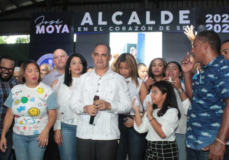 José Moya, acepta precandidatura para alcalde del municipio SDO