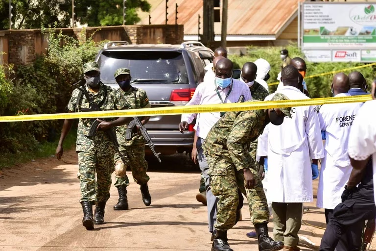 Ataque en Uganda por parte de un grupo terrorista vinculado al Estado Islámico deja al menos 41 muertos