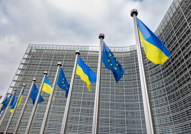 Comisión Europea propone ayuda de 50 mil millones de euros para Ucrania