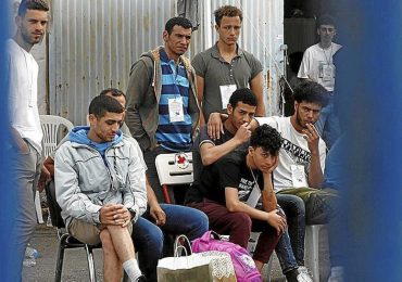 Nueve detenidos acusados de tráfico de migrantes tras naufragio en Grecia