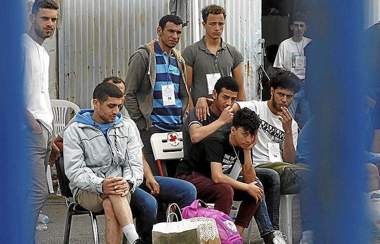Nueve detenidos acusados de tráfico de migrantes tras naufragio en Grecia