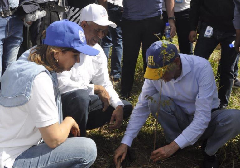 En Villa Altagracia Mescyt inicia Plan Nacional de Reforestación y siembran 3 mil árboles