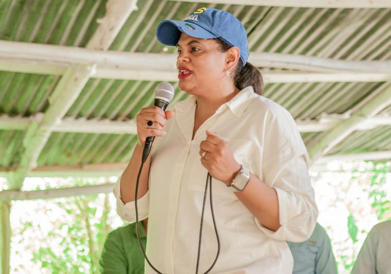 Regidora Nidia Méndez llama Obras Públicas a brindar apoyo a comunidad en Villa González