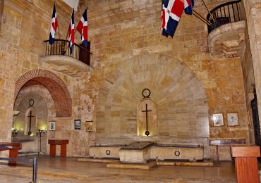 Luis Abinader emite decreto que traspasa el Panteón de la Patria al Ministerio de Cultura