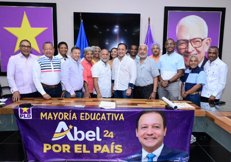 Movimiento “Mayoría Educativa” presenta a Abel Martínez resultados de trabajos realizados