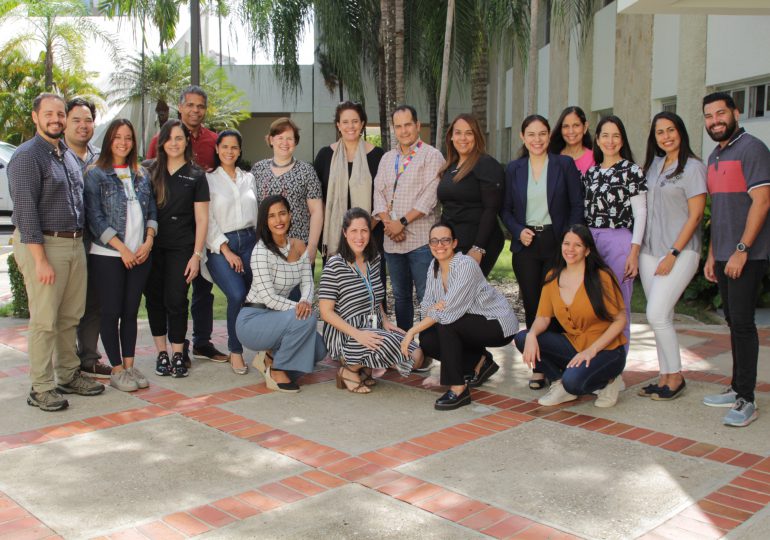 Odontólogos docentes inician el primer doctorado en ciencias de la salud impartido en RD