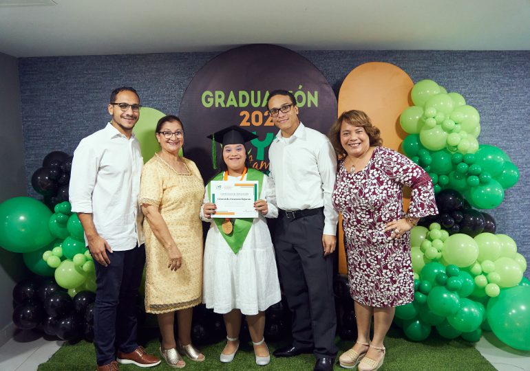 Fundación "Yo También Puedo" celebra primera graduación "Programa Desarrollo Integral"