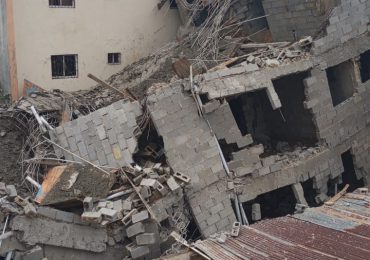 Edificio en construcción se desploma en San Cristóbal; Osiris de León advierte "graves vicios de construcción"