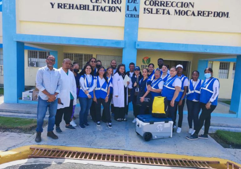 DGSPC y SNS ofrecen asistencia a más de 700 privados de libertad durante operativo médico en centro penitenciario La Isleta de Moca 