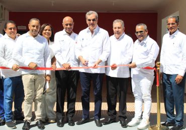 Cruz Roja inaugura con la presencia del presidente Luis Abinader moderno local para la filial en Bonao