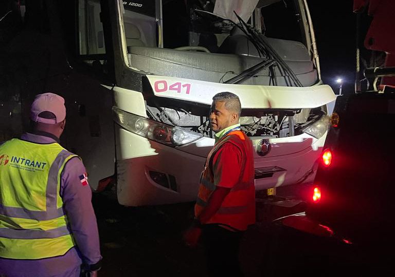 Sancionan empresa de transporte y conductor involucrado en accidente Autopista Duarte