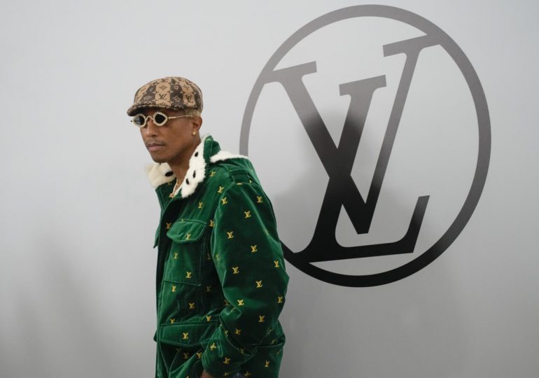 Pharrell Williams muestra su primera colección Louis Vuitton a ritmo de gospel