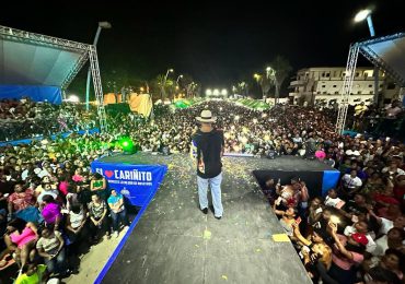 Wason Brazoban cerró la plataforma del presidente Luis Abinader "Te Madre te quiero" en San Juan de la Maguana