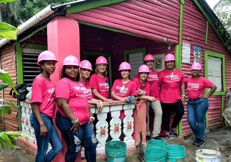 <strong>Voluntarias construyen pisos para jugar en 2da edición de Women Build República Dominicana</strong>