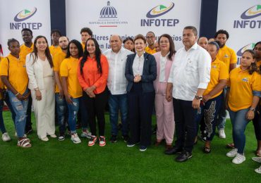 Gobierno inaugura centro INFOTEP, obras eléctricas, cuarteles policiales y parroquia en Valverde