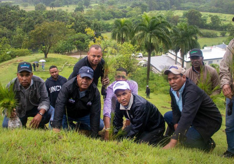 UTEPDA realiza jornada de siembra en conmemoración al día del Medio Ambiente en Hondo Valle