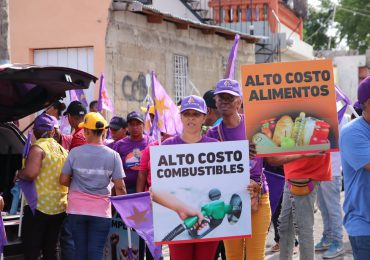 VIDEO | Con la consigna “E’to no lo aguanta nadie, e’pa’ fuera que van”, marchan en SDE