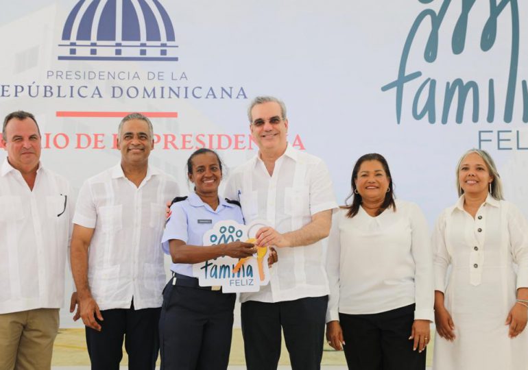 VIDEO | Presidente Abinader entrega 48 apartamentos e inaugura dos estancias infantiles en el Gran Santo Domingo