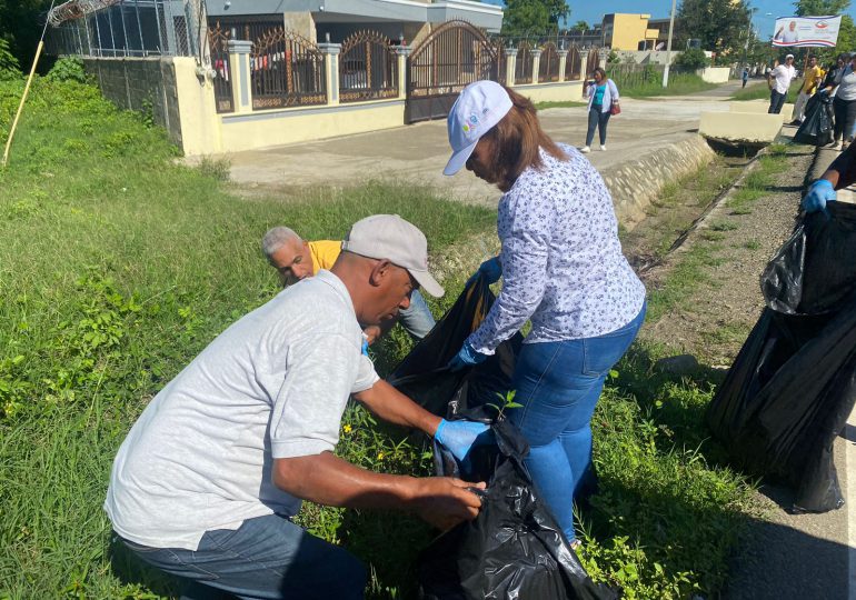 Gobernación de Dajabón participa en jornada de limpieza por el Día Mundial del Medio Ambiente